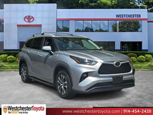 Celestial Silver Metallic 2023 Toyota Highlander XLE