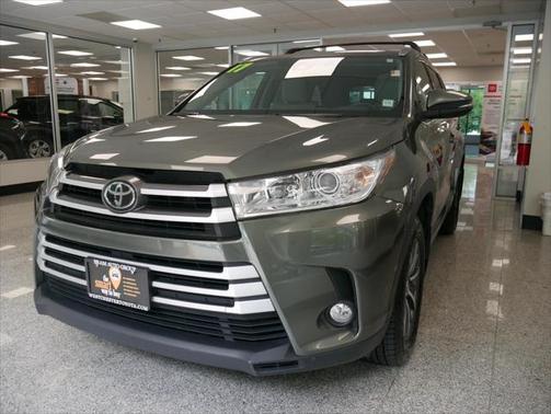 2017 Toyota Highlander SE