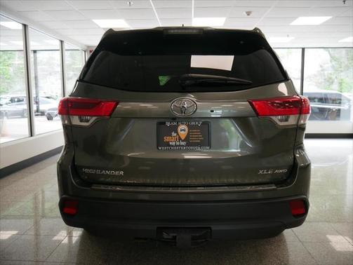 2017 Toyota Highlander SE