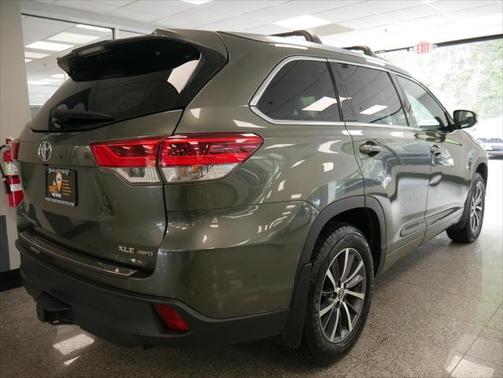 2017 Toyota Highlander SE
