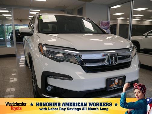 2022 Honda Pilot Touring 8-Passenger