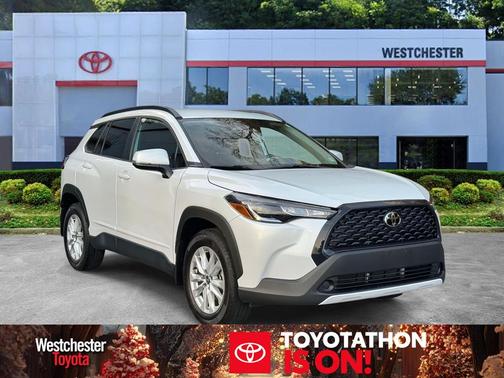 2024 Toyota Corolla Cross LE