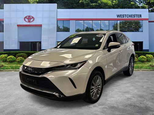 2022 Toyota Venza XLE