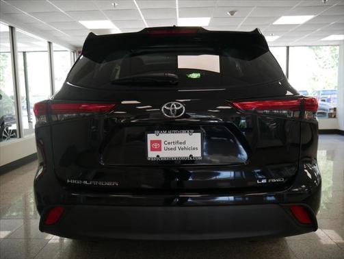 2022 Toyota Highlander LE