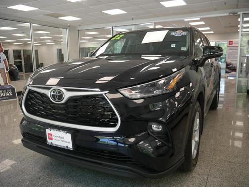 2022 Toyota Highlander LE