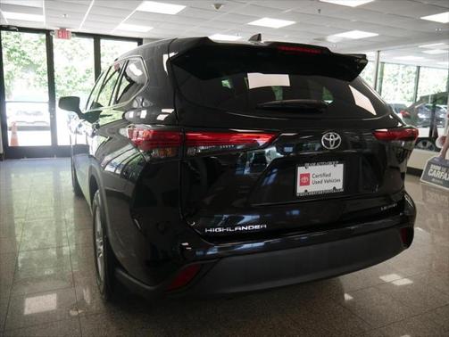 2022 Toyota Highlander LE