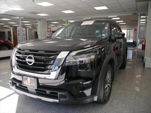2024 Nissan Pathfinder SL 4WD