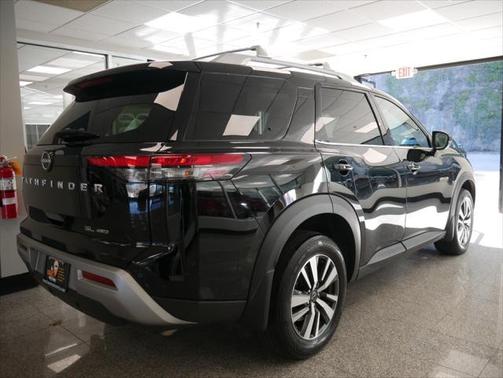 2024 Nissan Pathfinder SL 4WD
