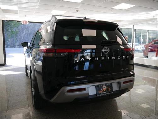 2024 Nissan Pathfinder SL 4WD
