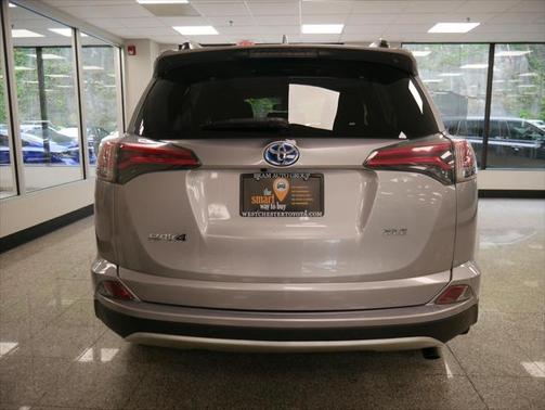 2017 Toyota RAV4 Hybrid XLE