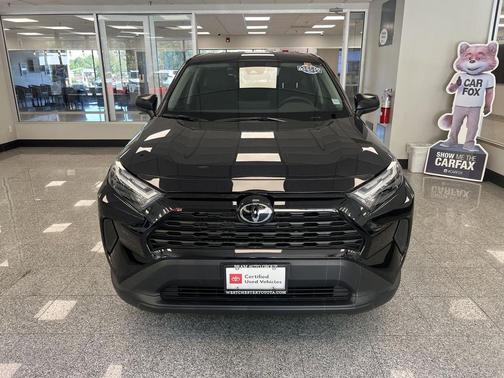2023 Toyota RAV4 LE