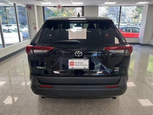 2023 Toyota RAV4 LE