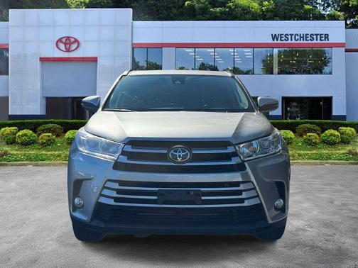 Celestial Silver Metallic 2019 Toyota Highlander XLE