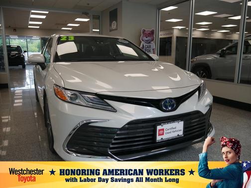 2023 Toyota Camry Hybrid XLE