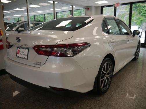 2023 Toyota Camry Hybrid XLE