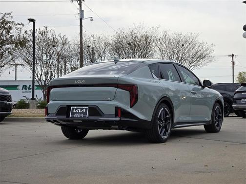 2025 Kia K4 GT-Line