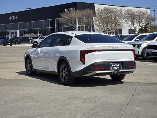 Snow White Pearl 2026 Kia K4 LXS