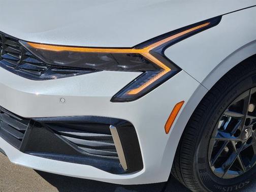 Snow White Pearl 2026 Kia K5 LXS