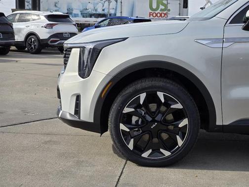Ivory Silver 2026 Kia Sorento EX