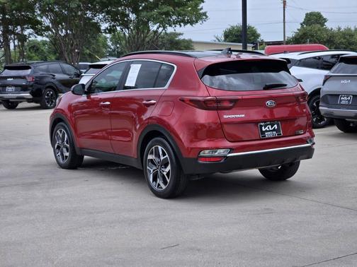 Red 2022 Kia Sportage EX