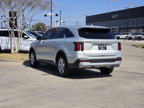 2026 Kia Sorento LX