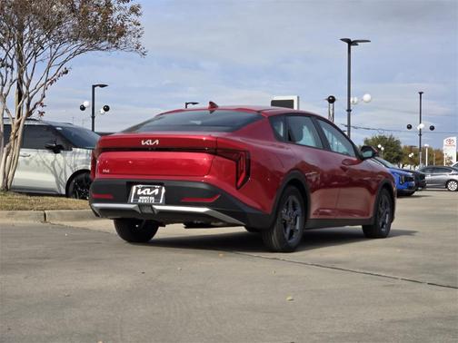 2025 Kia K4 LXS