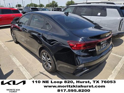 Aurora Black 2024 Kia Forte LXS