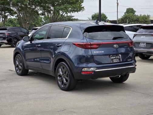 Pacific Blue 2022 Kia Sportage LX