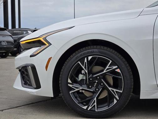 Snow White Pearl 2026 Kia K5 GT-Line