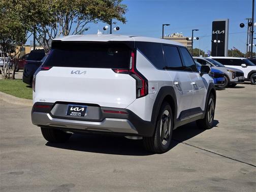 2026 Kia EV9 Light Long Range