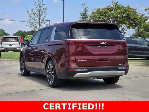 2024 Kia Carnival EX