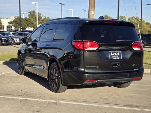 2020 Chrysler Pacifica Hybrid Limited