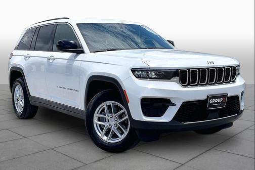 Bright White Clearcoat 2025 Jeep Grand Cherokee Laredo