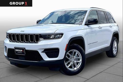 Bright White Clearcoat 2025 Jeep Grand Cherokee Laredo