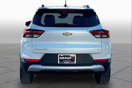 Iridescent Pearl Tricoat 2024 Chevrolet Trailblazer LT