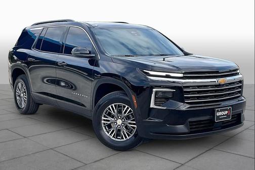 Mosaic Black Metallic 2026 Chevrolet Traverse LT