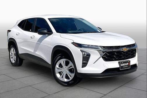 Summit White 2026 Chevrolet Trax LS