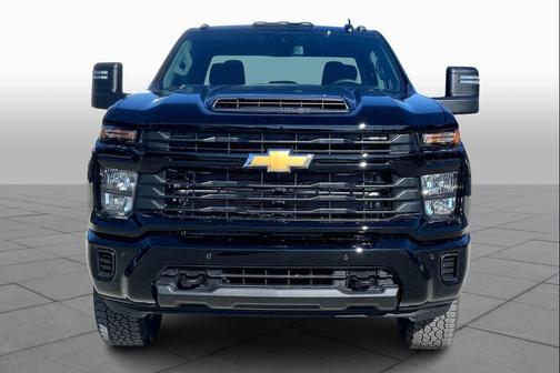 Black 2026 Chevrolet Silverado 2500 Custom