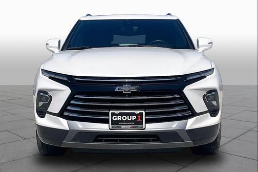 Iridescent Pearl Tricoat 2023 Chevrolet Blazer Premier