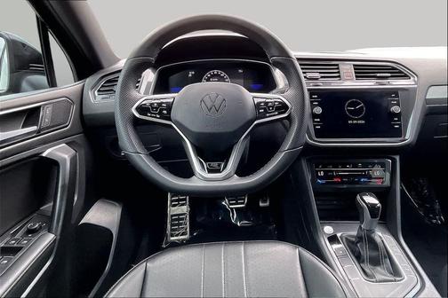 Deep Black Pearl 2023 Volkswagen Tiguan 2.0T SE R-Line Black
