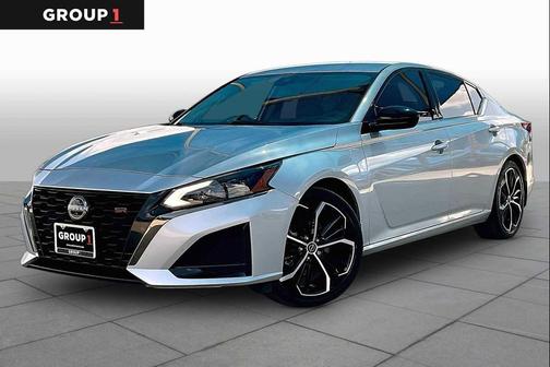 Brilliant Silver Metallic 2024 Nissan Altima SR FWD
