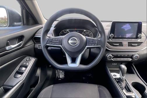 Garnet Pearl Metallic 2025 Nissan Altima SV FWD