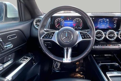 Polar White 2025 Mercedes-Benz GLB 250 4MATIC