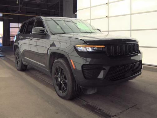 2024 Jeep Grand Cherokee Laredo