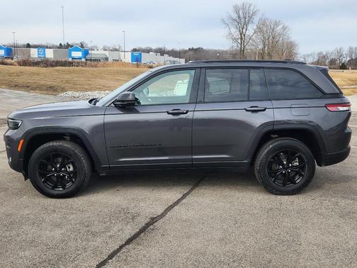 2024 Jeep Grand Cherokee Laredo