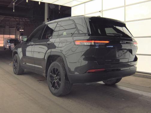 2024 Jeep Grand Cherokee Laredo