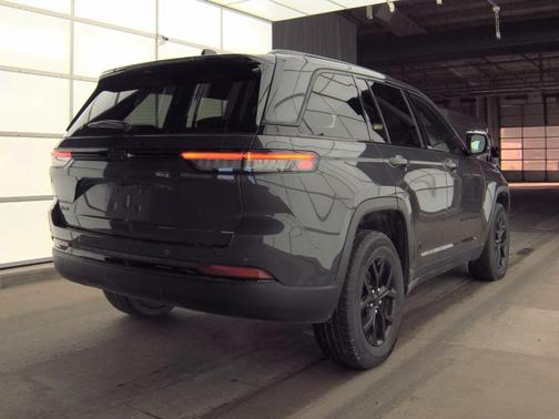 2024 Jeep Grand Cherokee Laredo