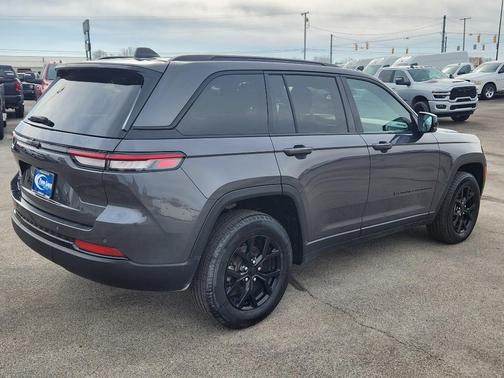 2024 Jeep Grand Cherokee Laredo
