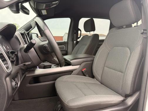 Bright White Clearcoat 2023 RAM 1500 Big Horn
