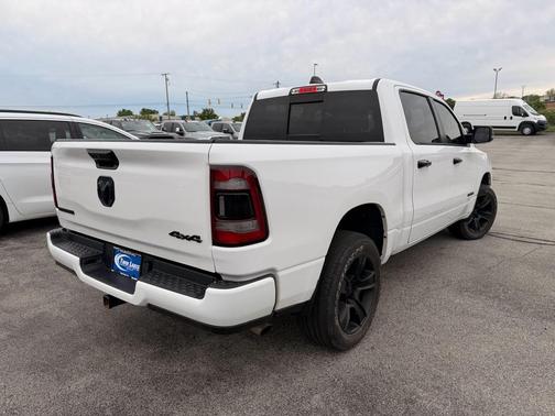 Bright White Clearcoat 2023 RAM 1500 Big Horn
